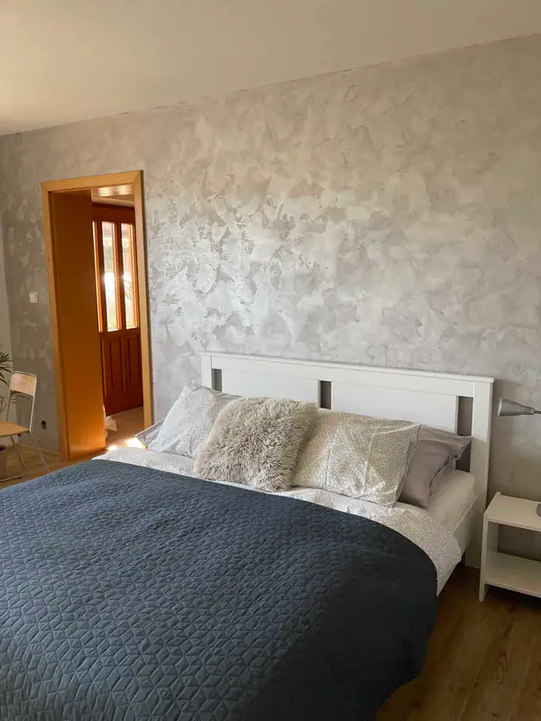 Apartmán Valet — ložnice s dvoulůžkovou postelí